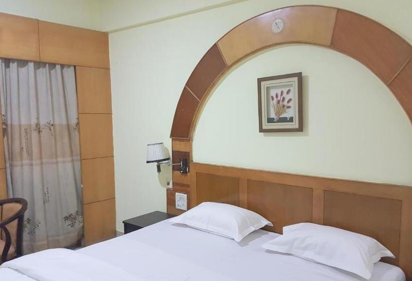 فندق City Centaur And Convention Center  Vaccinated Staff