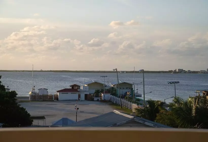 ホテル Coastalbay 2 & Golf Cart Rental