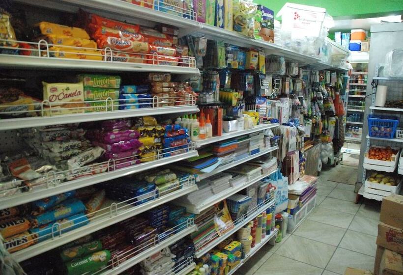 בית מלון כפרי Coastalbay 2 & Golf Cart Rental