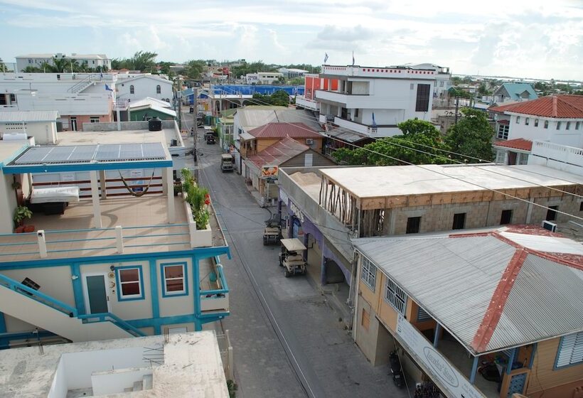 בית מלון כפרי Coastalbay 2 & Golf Cart Rental