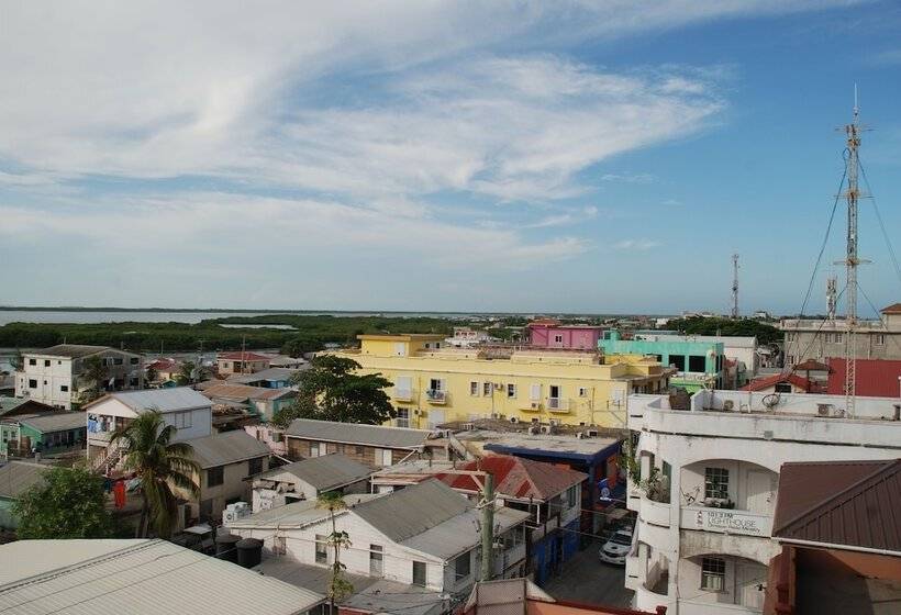 בית מלון כפרי Coastalbay 2 & Golf Cart Rental