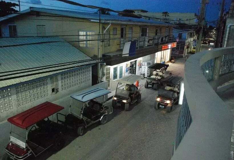 ホテル Coastalbay 2 & Golf Cart Rental