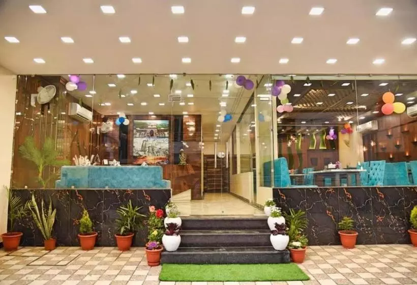 Hotel Fab Riverdale