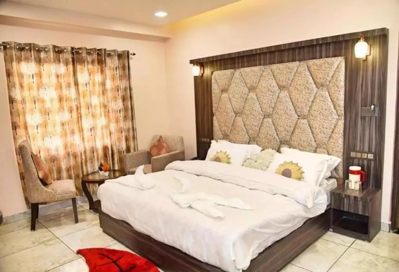 Hotel Fab Riverdale