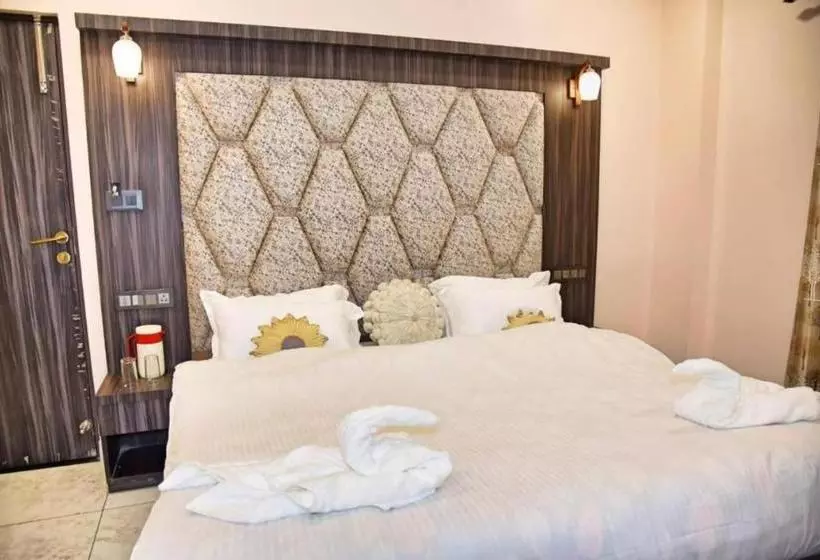 Hotel Fab Riverdale