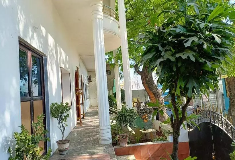 Hotelli Hara Rama Hare Krishna Rameswaram