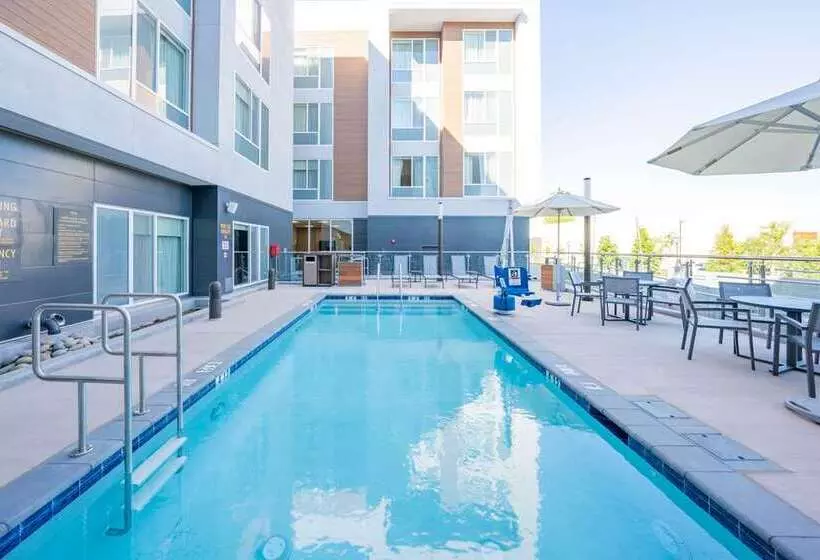 Hotelli Homewood Suites By Hilton Sunnyvale  Silicon Valley