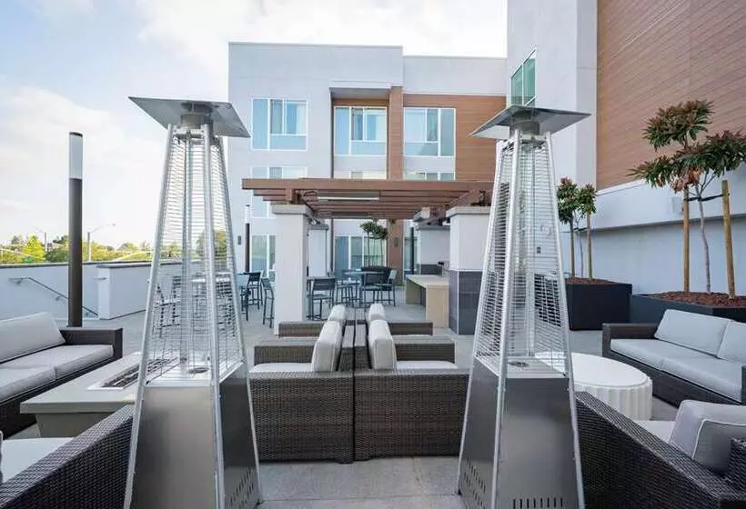 Hotelli Homewood Suites By Hilton Sunnyvale  Silicon Valley