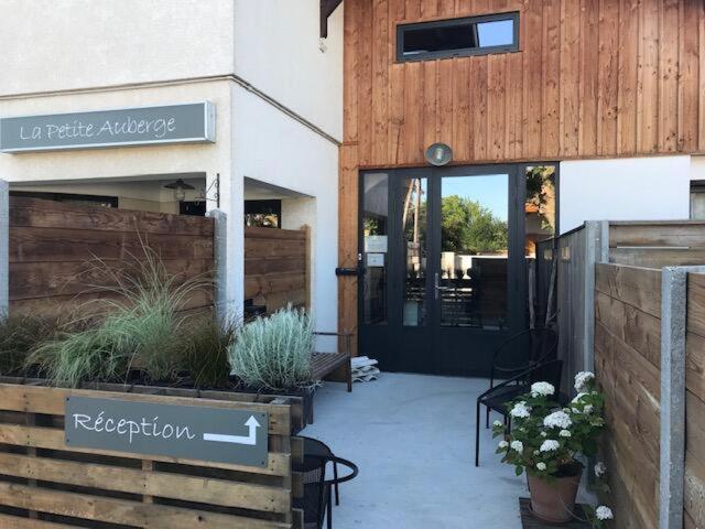 Отель Hôtel La Petite Auberge