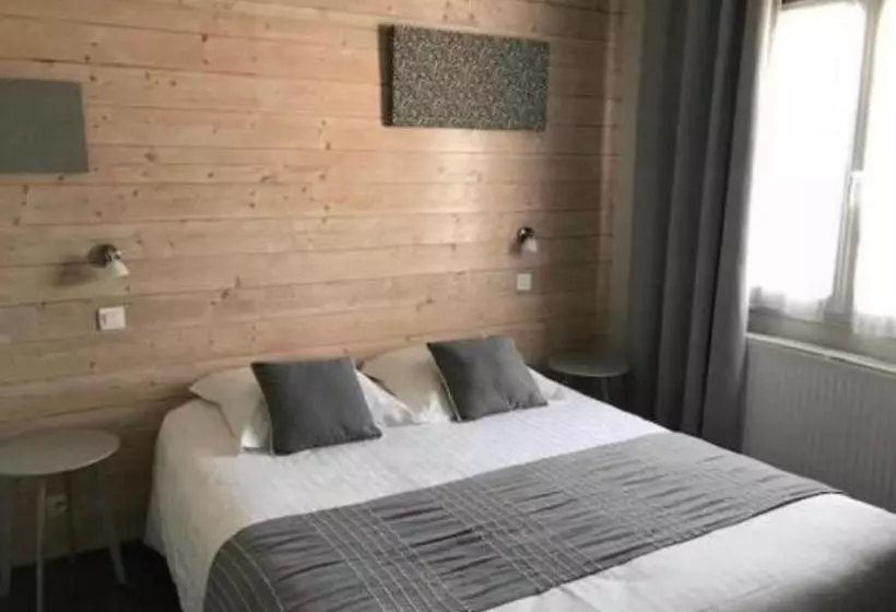 Hotelli Hôtel La Petite Auberge