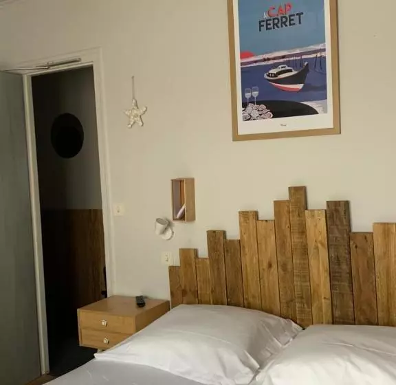 Hotelli Hôtel La Petite Auberge