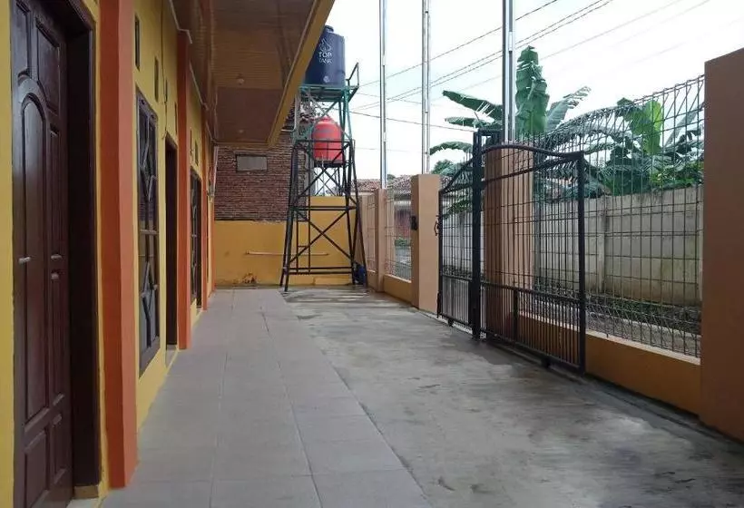 ホテル Oyo 90243 Griya Sinta Syariah