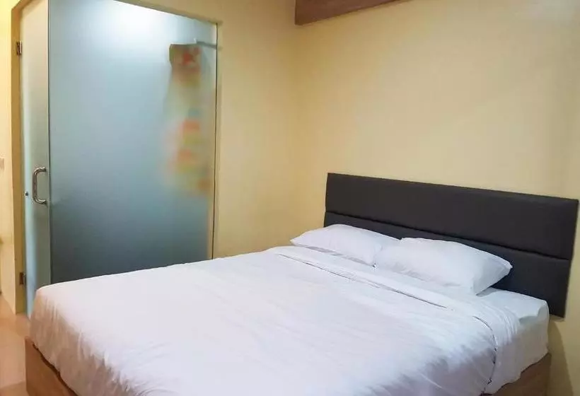 ホテル Oyo 90261 Spring Residence
