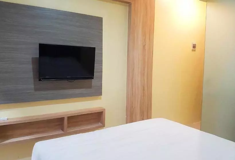 ホテル Oyo 90261 Spring Residence