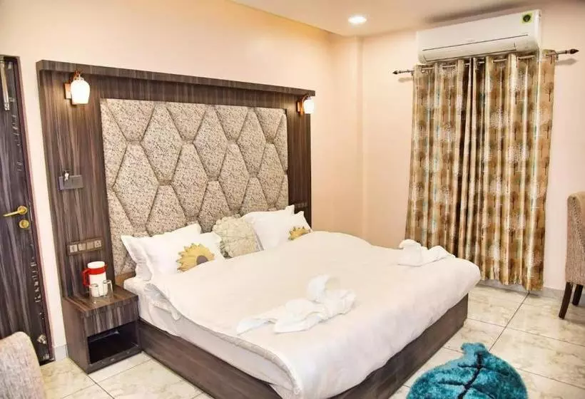 Hotel Fab Riverdale