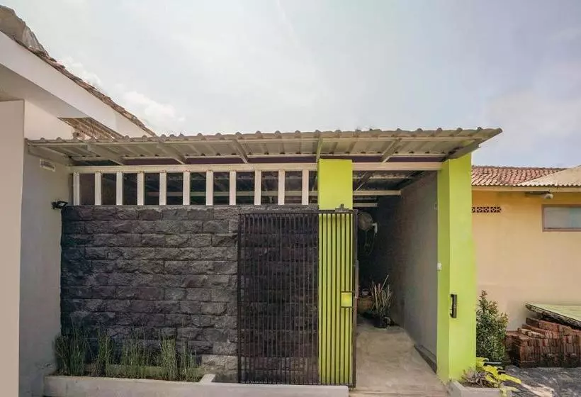هتل Teratai Homestay Syarah