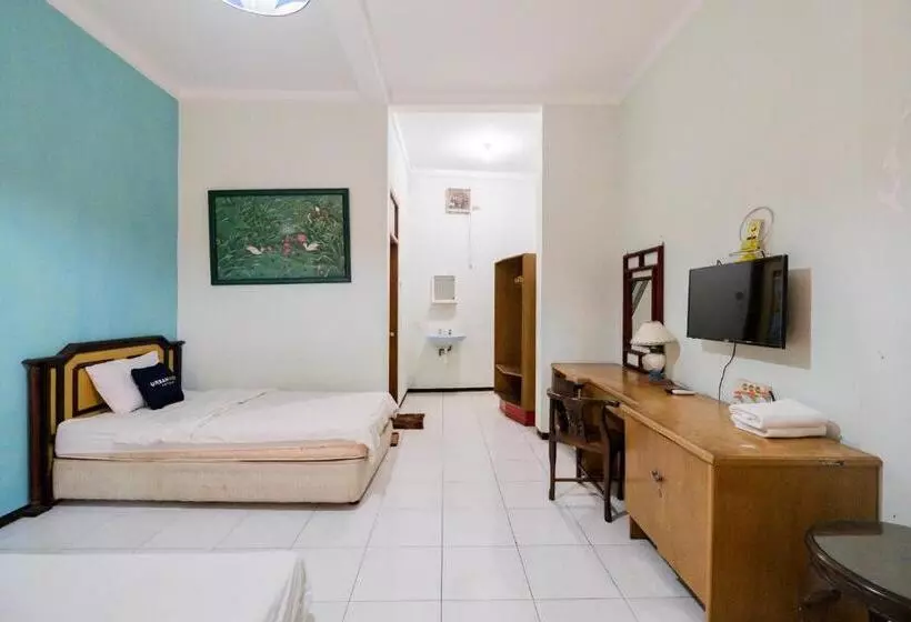 Urbanview Hotel Near Jatim Park 1 By Reddoorz