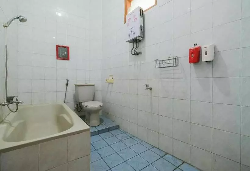 Urbanview Hotel Near Jatim Park 1 By Reddoorz