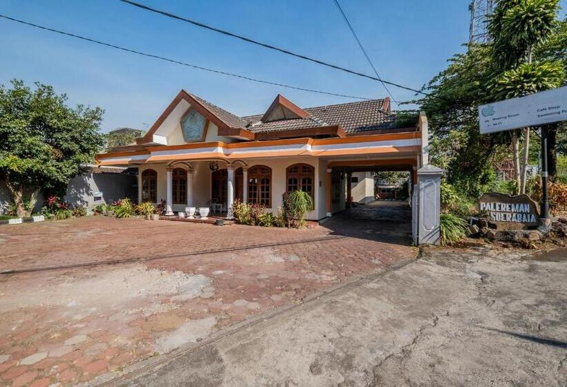 Urbanview Hotel Near Jatim Park 1 By Reddoorz