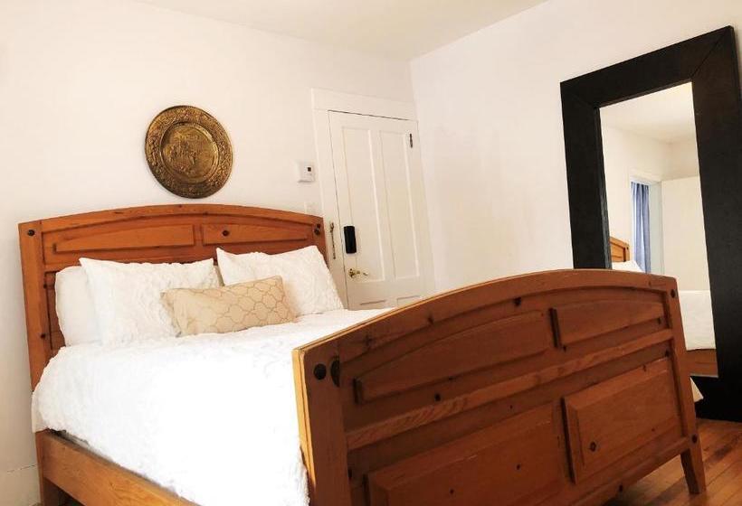 مبيت وإفطار Couette & Café Pont Rouge Estrie