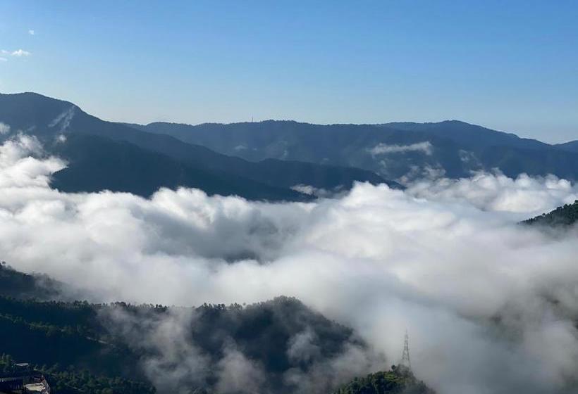 ベッドアンドブレックファースト Parimahal Homestay