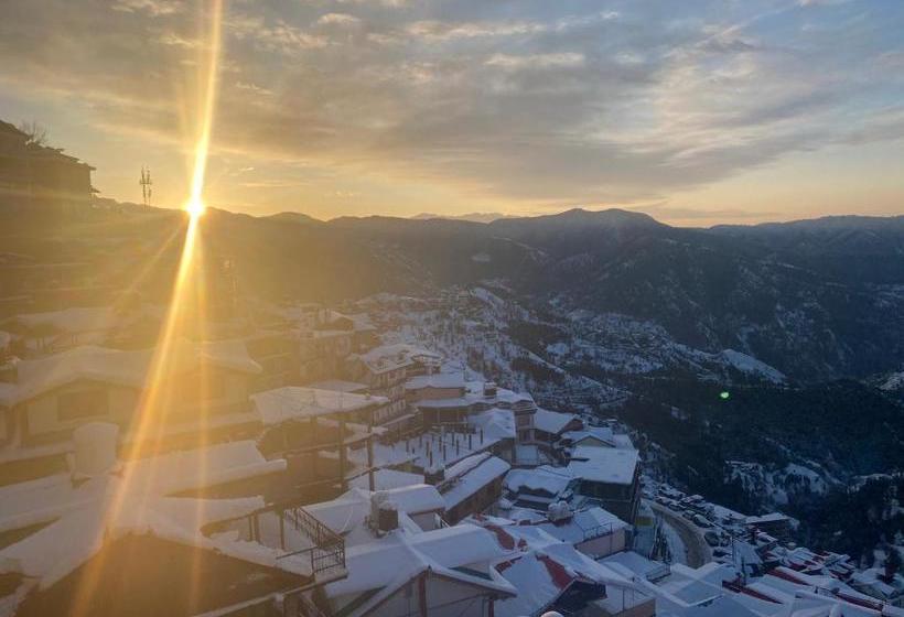 ベッドアンドブレックファースト Parimahal Homestay