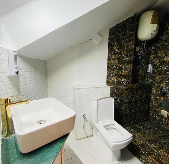 ベッドアンドブレックファースト Parimahal Homestay