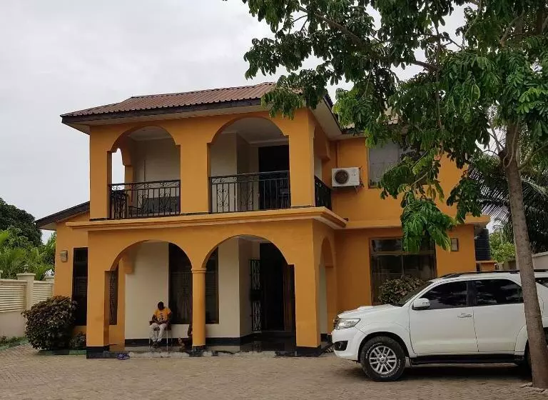 تختخواب و صبحانه Prideinn Lodge Kigamboni