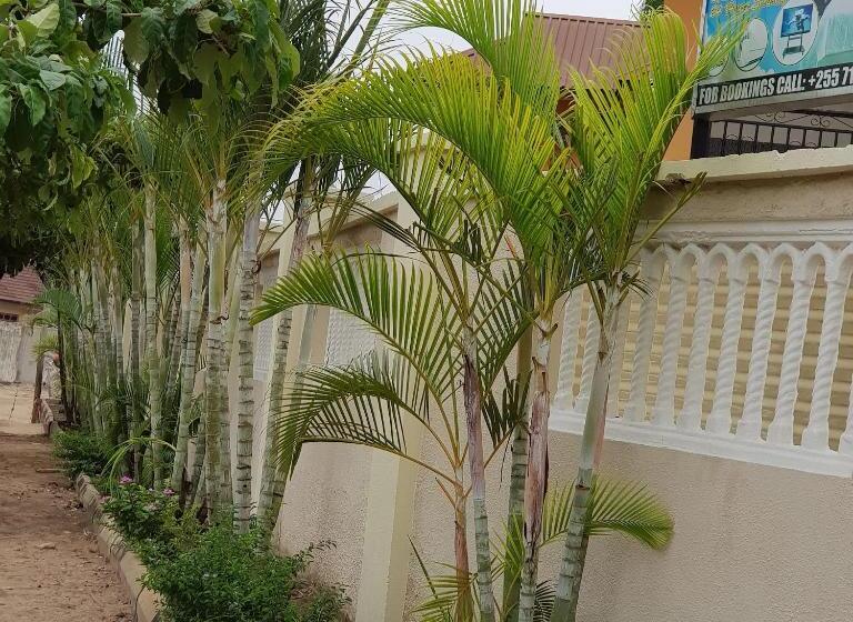 تختخواب و صبحانه Prideinn Lodge Kigamboni