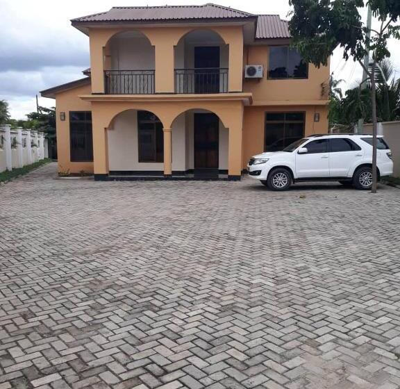 تختخواب و صبحانه Prideinn Lodge Kigamboni