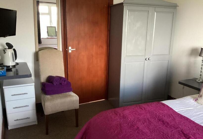 مبيت وإفطار The Coach And Horses