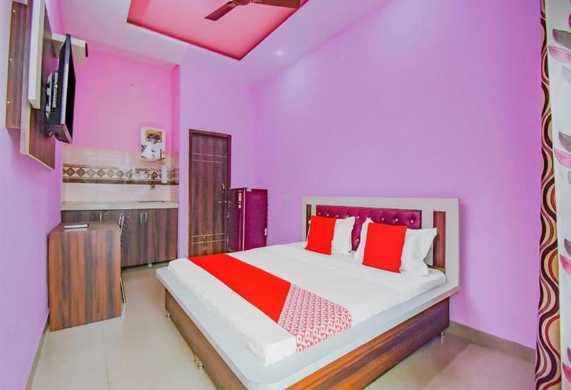 호텔 Oyo 77497 White House