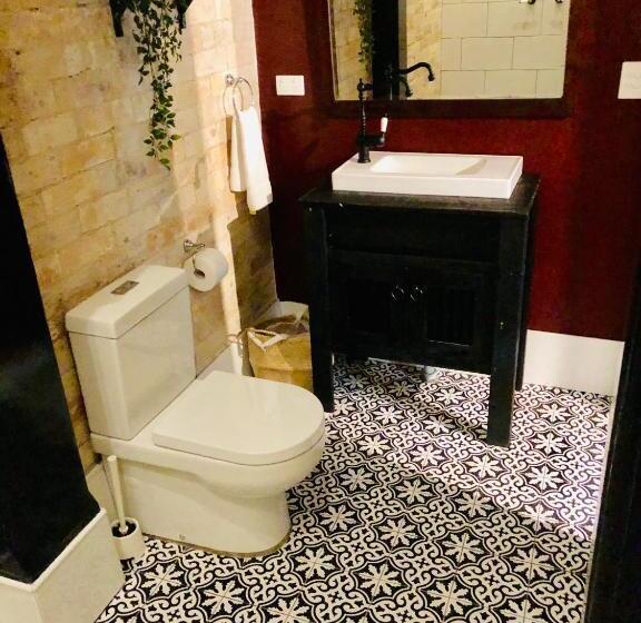 Manly Waves Studios & Apartments