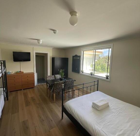 Manly Waves Studios & Apartments