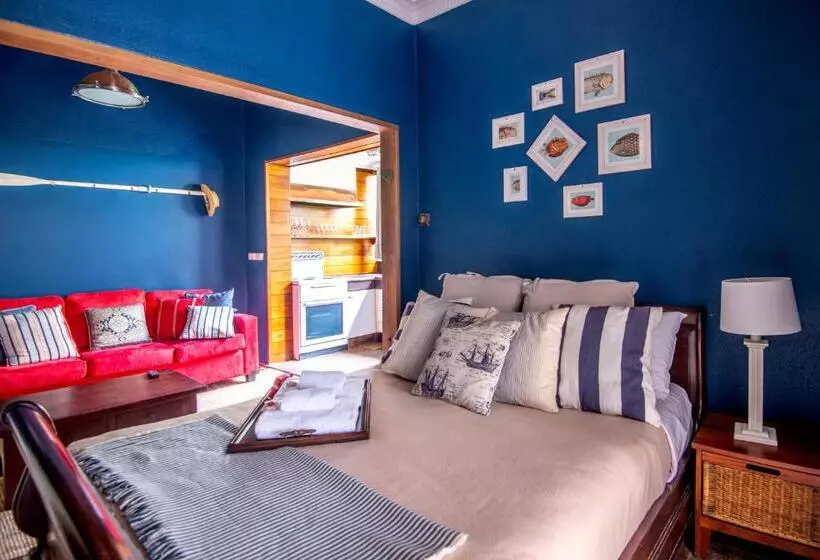 Manly Waves Studios & Apartments