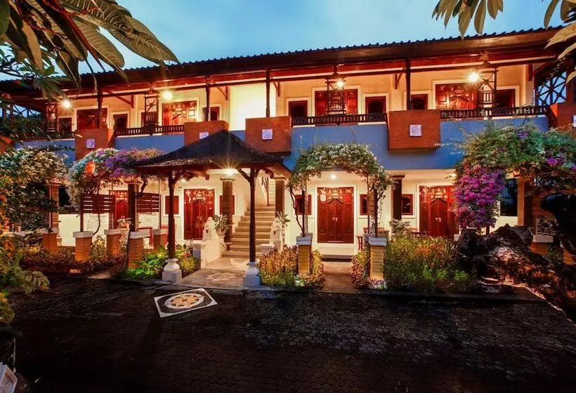 Bali Taman Lovina Resort & Spa Suites