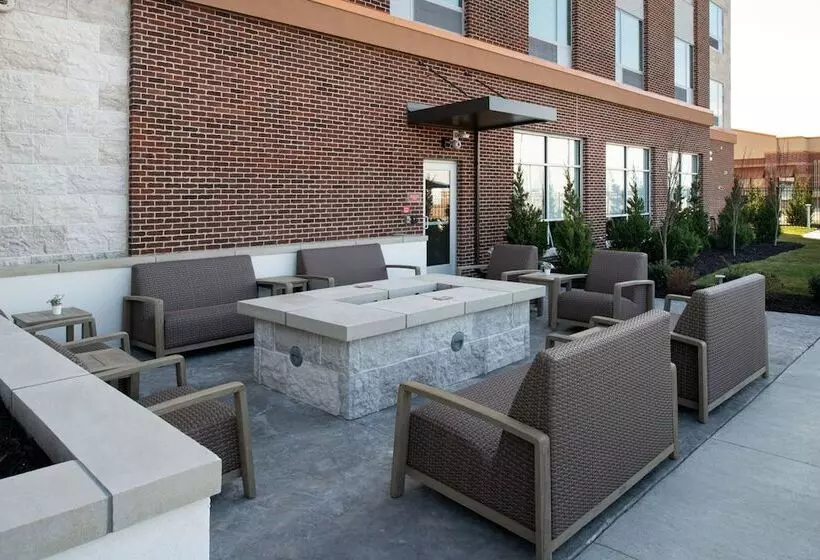 ホテル Four Points By Sheraton Kansas City Olathe