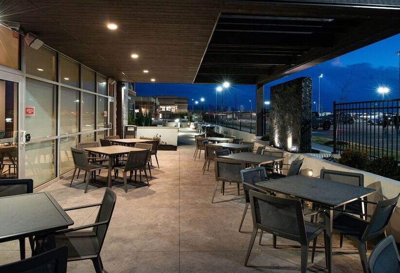 Отель Four Points By Sheraton Kansas City Olathe