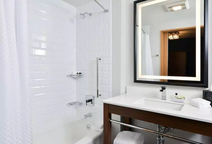 ホテル Four Points By Sheraton Kansas City Olathe