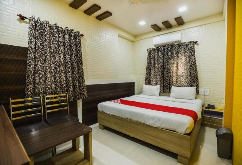 בית מלון כפרי Gandharva Residency Koregaon Park