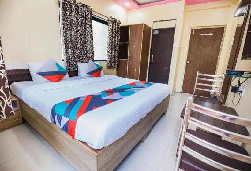 בית מלון כפרי Gandharva Residency Koregaon Park