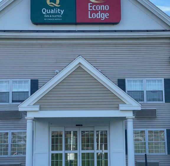 Отель Quality Inn & Suites