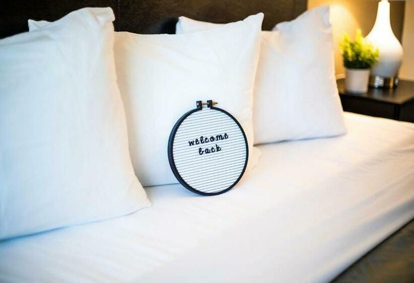 Отель Quality Inn & Suites