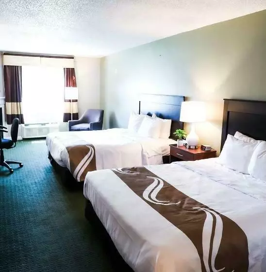 Hotelli Quality Inn & Suites