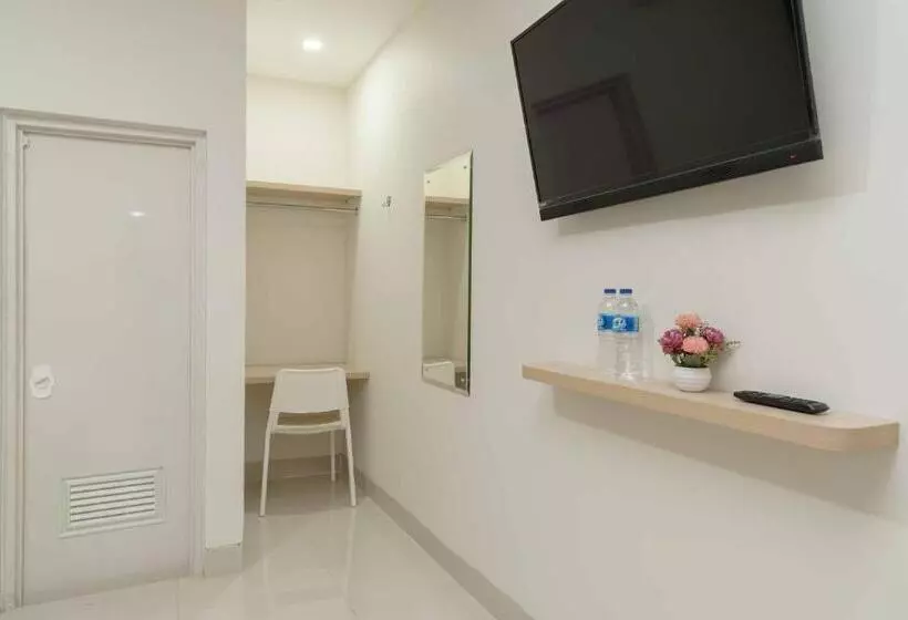 ホテル Reddoorz Plus Near Eka Hospital Bsd 5