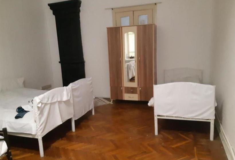 Nizami View Hostel &