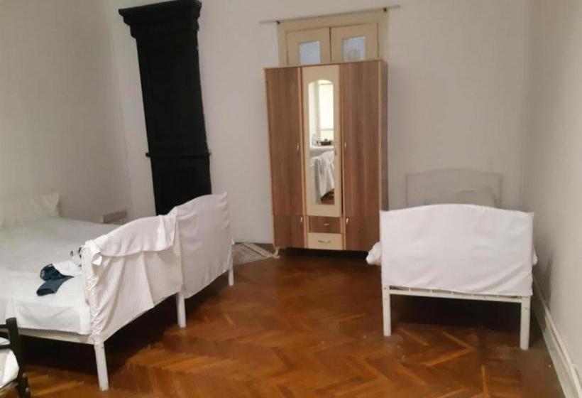 Nizami View Hostel &