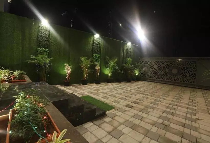 هتل Fab Royal Inn