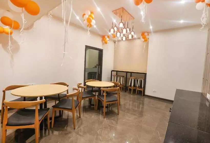 هتل Fab Royal Inn