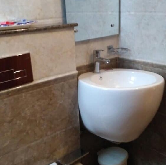 ホテル Hillcrest Metro